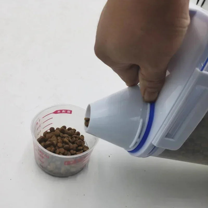 FreshPaws Food Storage Container